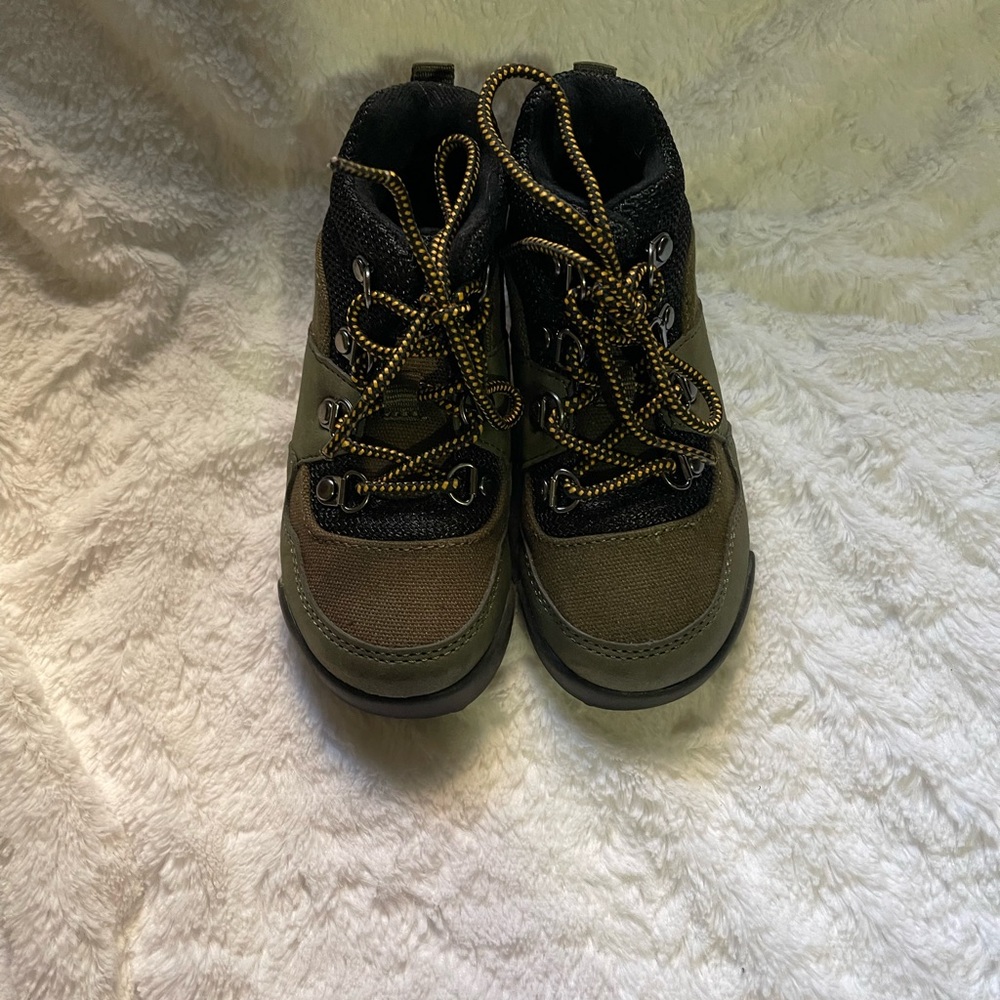 Brand new Olive green & black boys boots size 10 - Picture 3 of 5